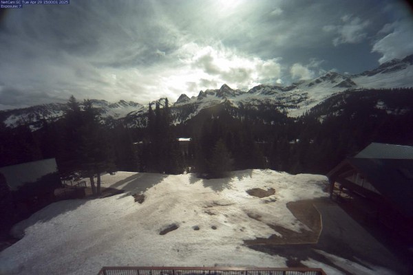 Island Lake Lodge